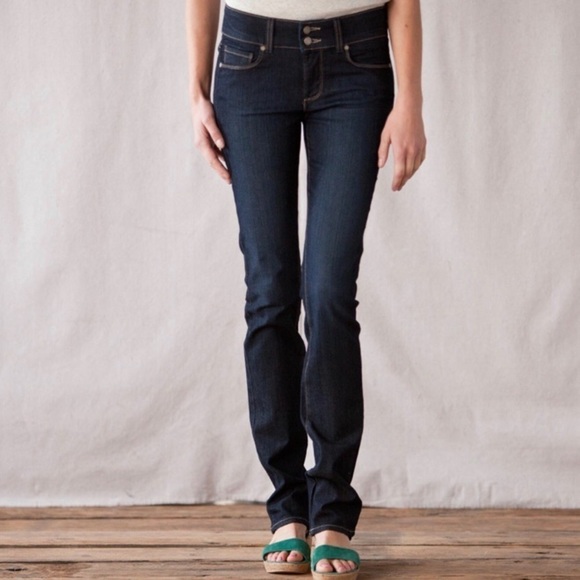 Paige Hidden Hills Women's Size 6 Straight Mid Rise Dark Wash Blue Jeans - Picture 1 of 8